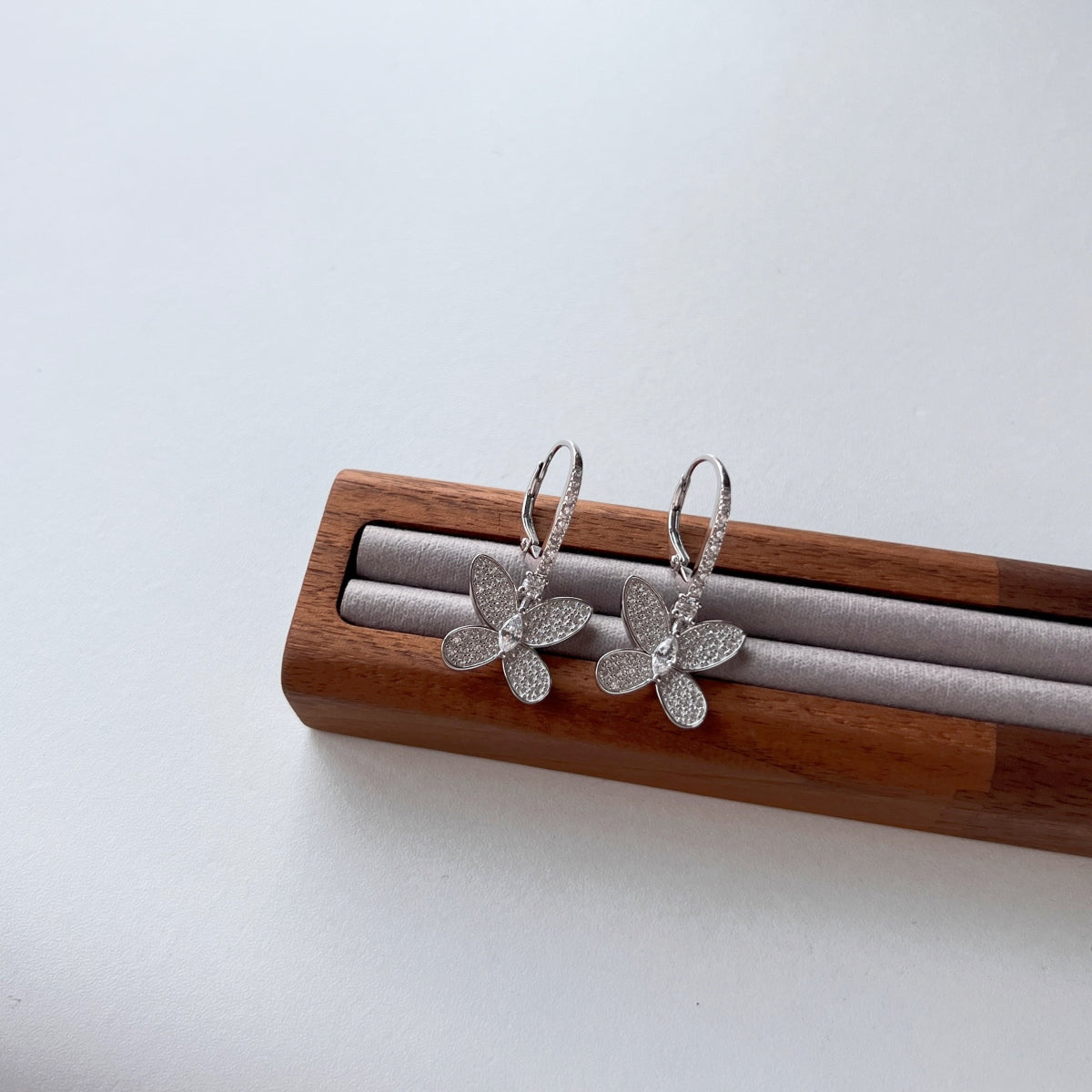 Fluture cu diamante - CZ