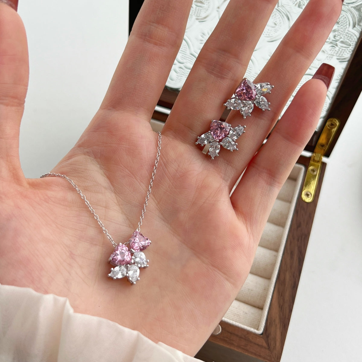 Elizabeth - CZ