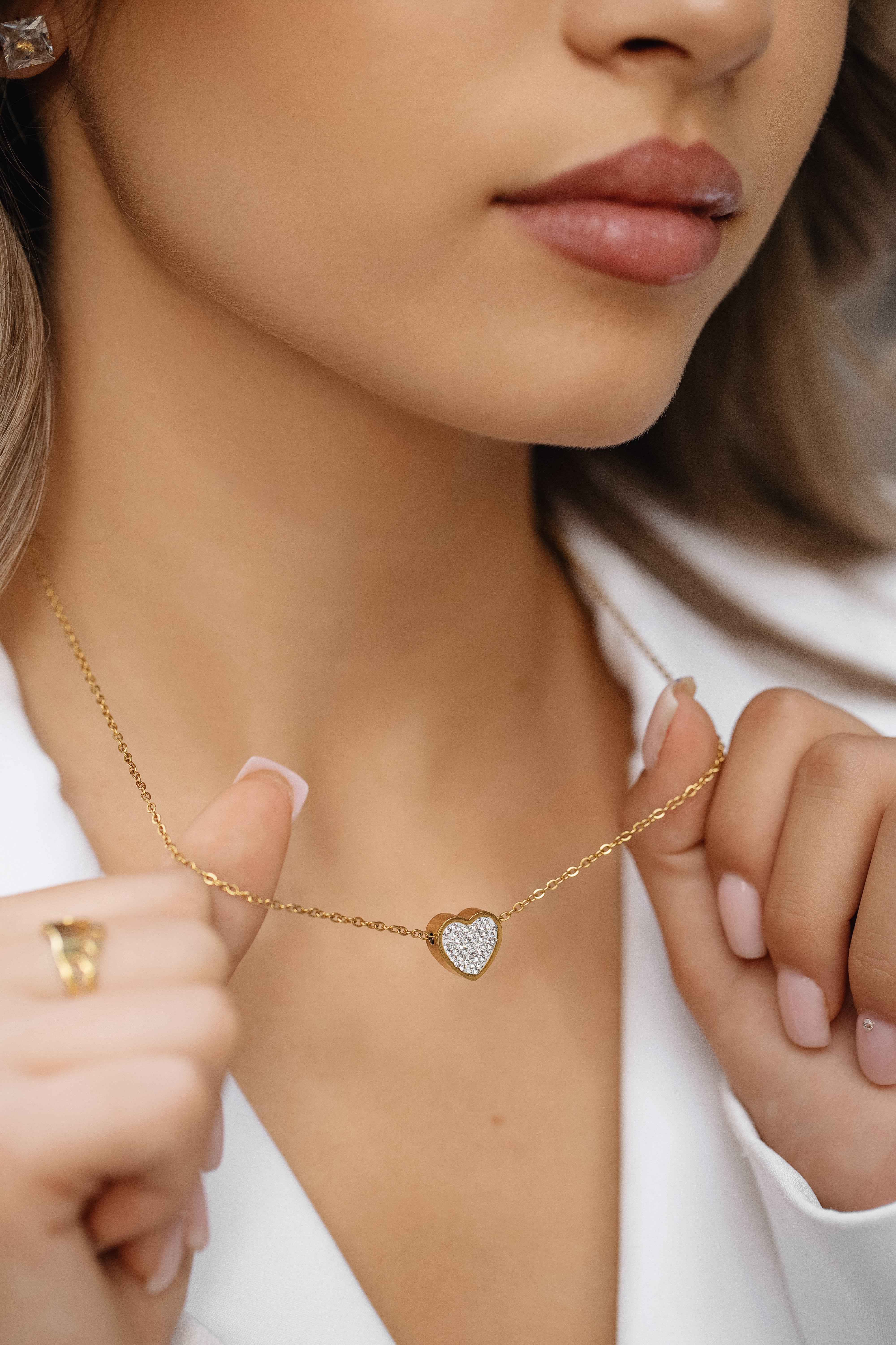 Colier cu diamant și inimă