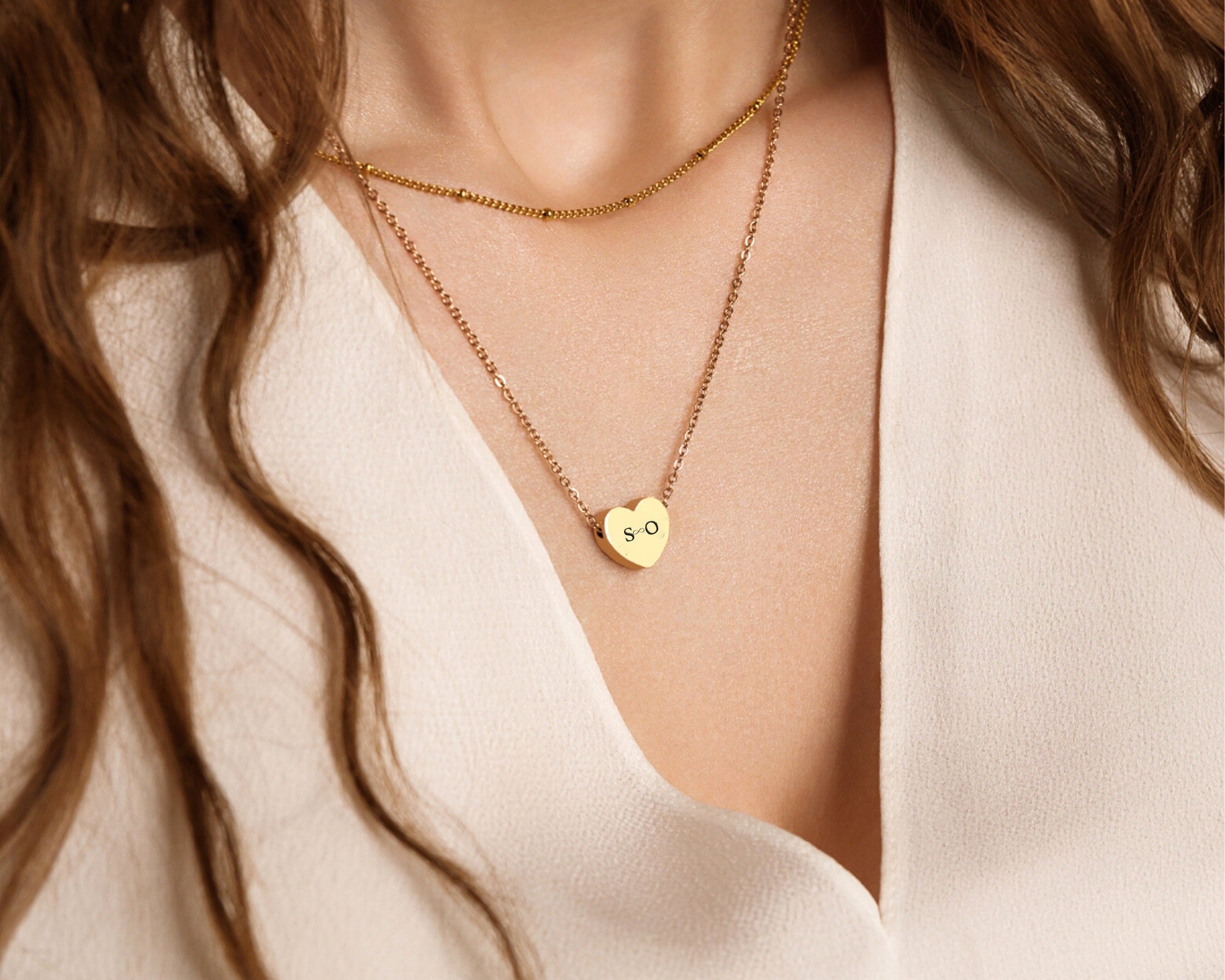 Heart Necklace with Initials for Women, Personalized Gold Heart Necklace Engraved Initilas for Mom GIft, Best friend necklace, Sister Gift