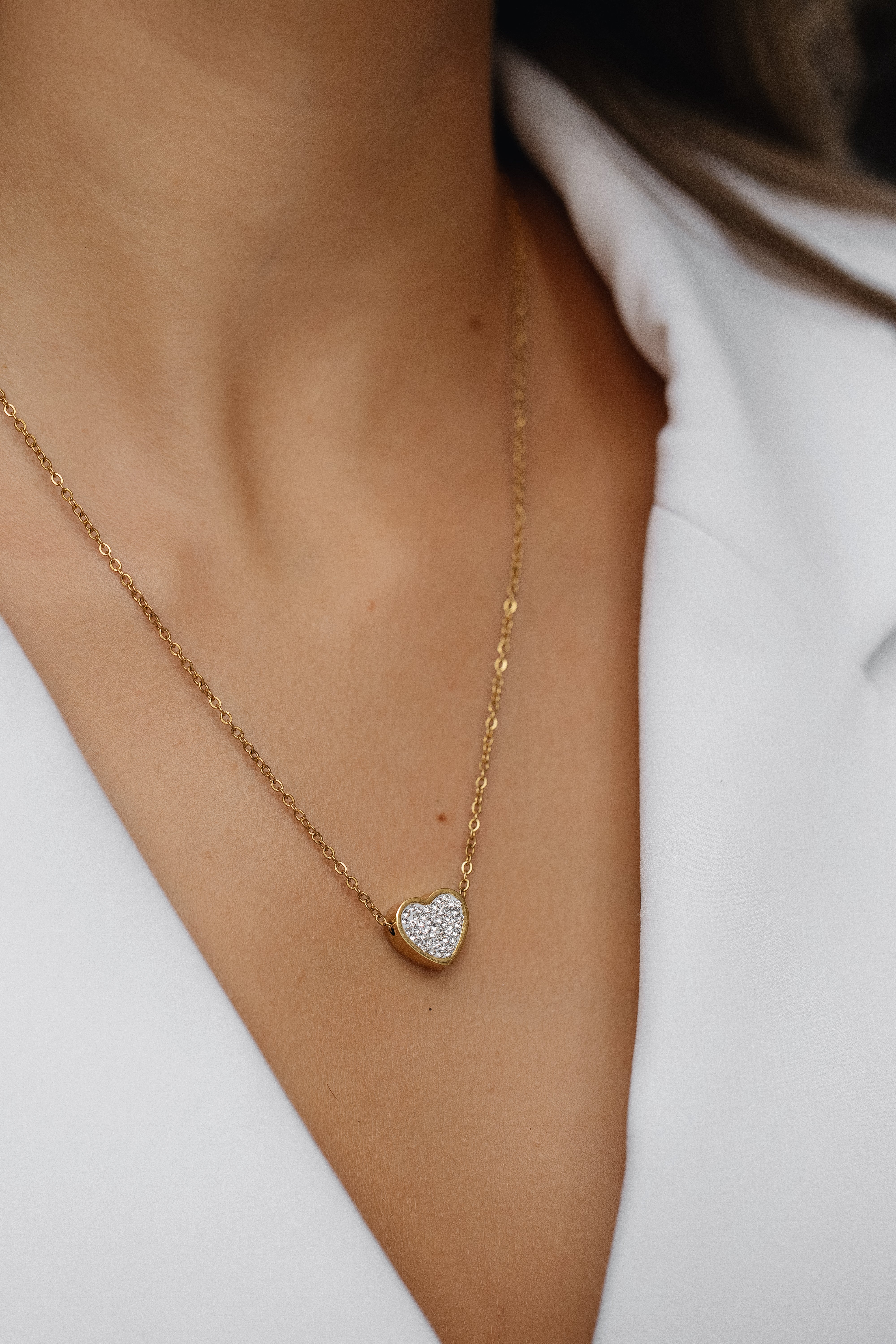 Colier cu diamant și inimă