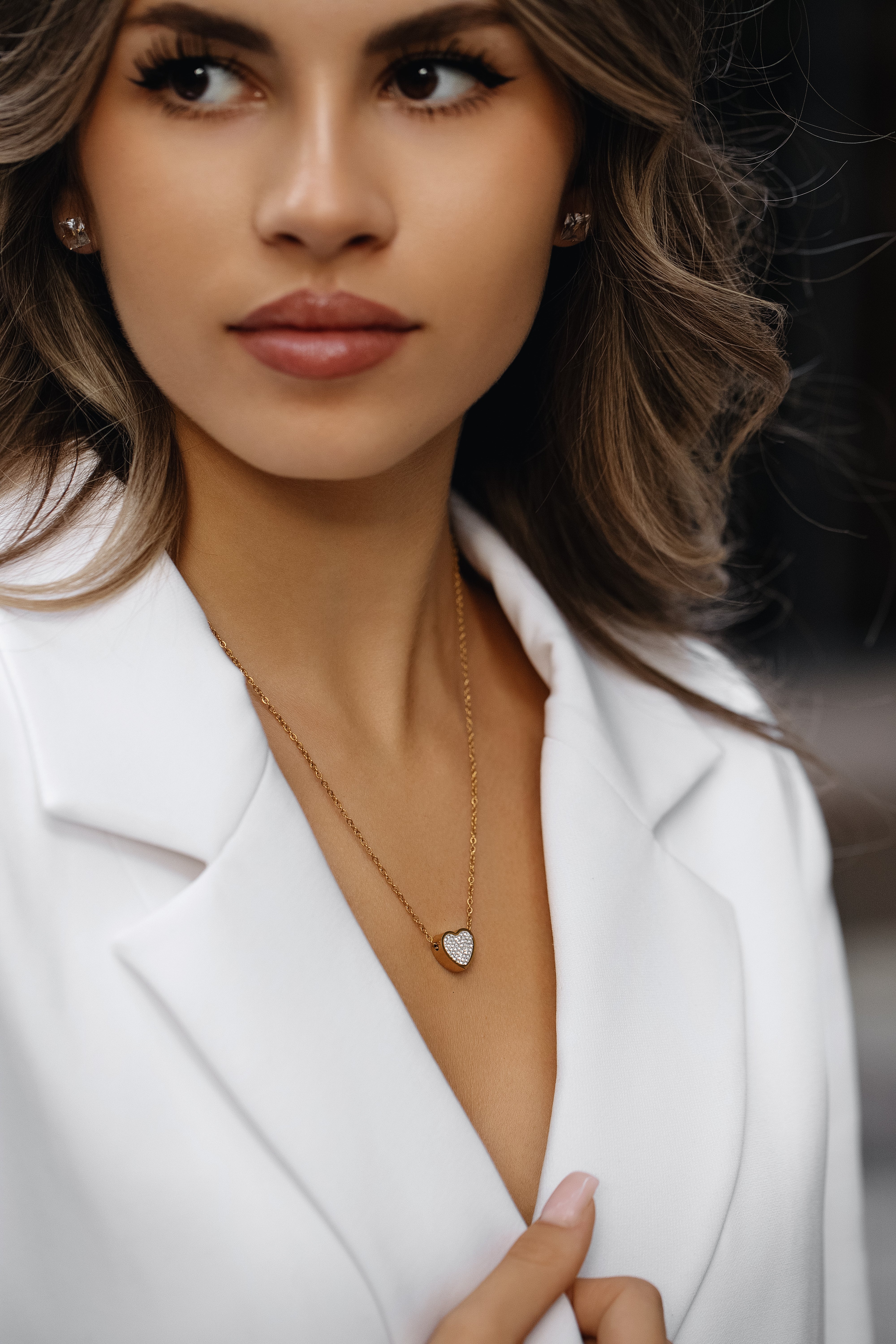 Colier cu diamant și inimă