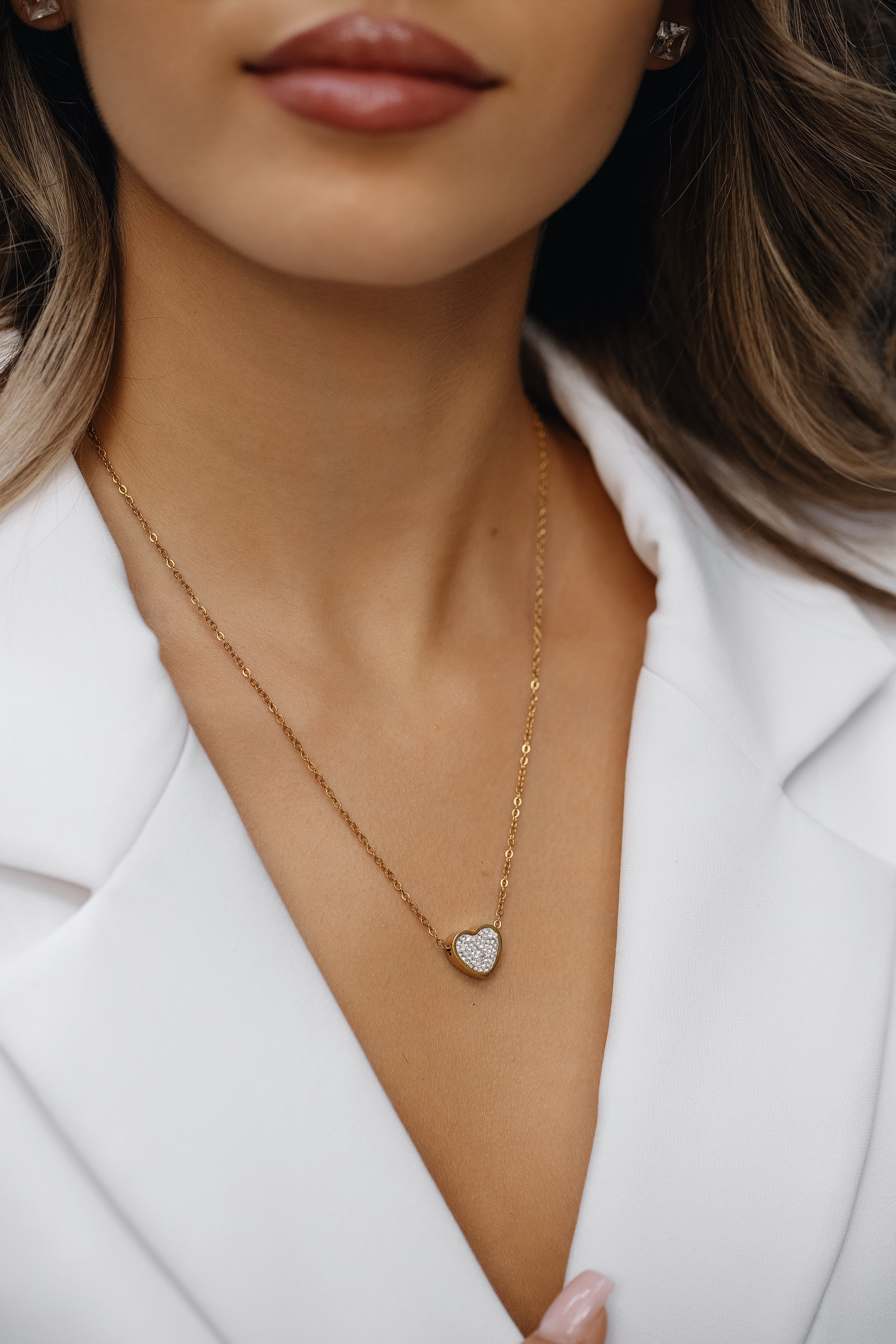 Colier cu diamant și inimă