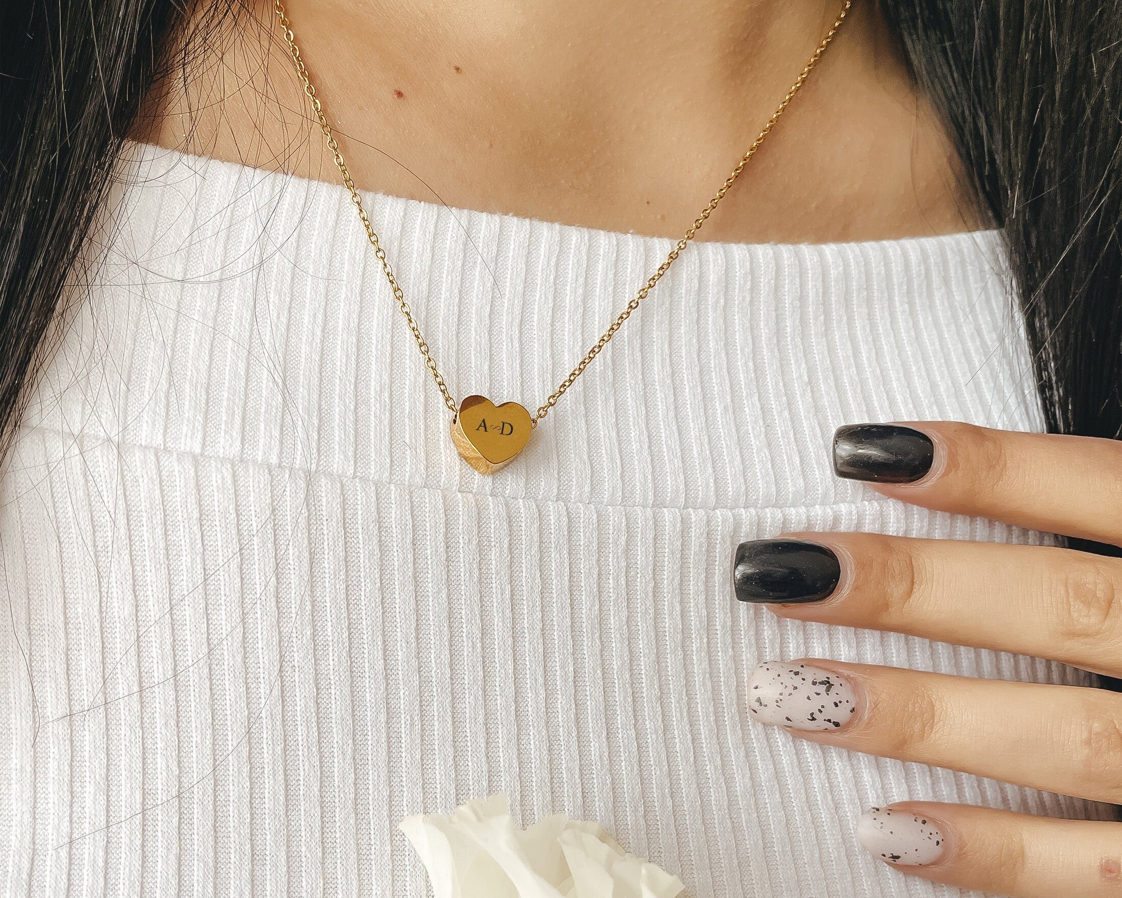 Heart Necklace with Initials for Women, Personalized Gold Heart Necklace Engraved Initilas for Mom GIft, Best friend necklace, Sister Gift